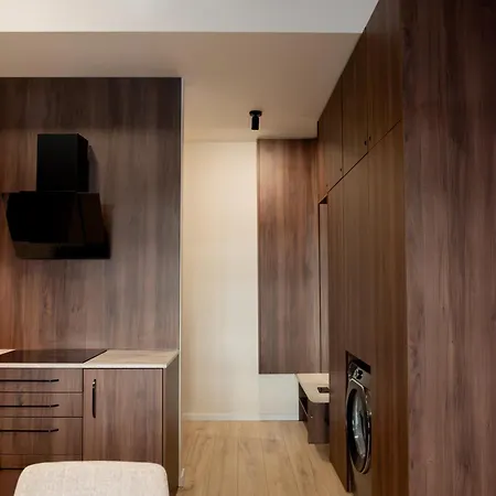 Naiti Deluxe Cassovar With Aircon And Terrace Apartamento Košice