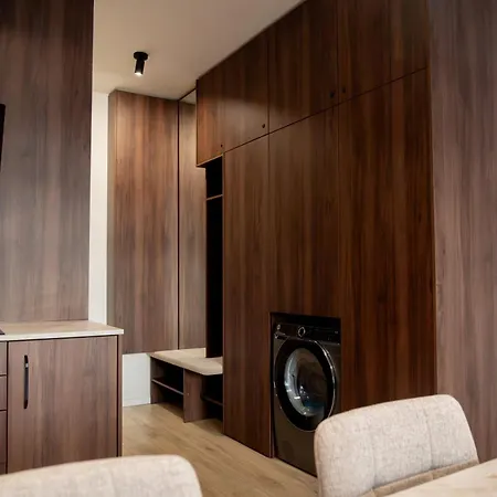 Naiti Deluxe Cassovar With Aircon And Terrace *