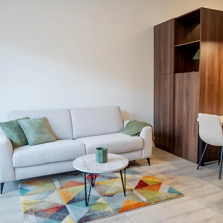 Naiti Deluxe Cassovar With Aircon And Terrace