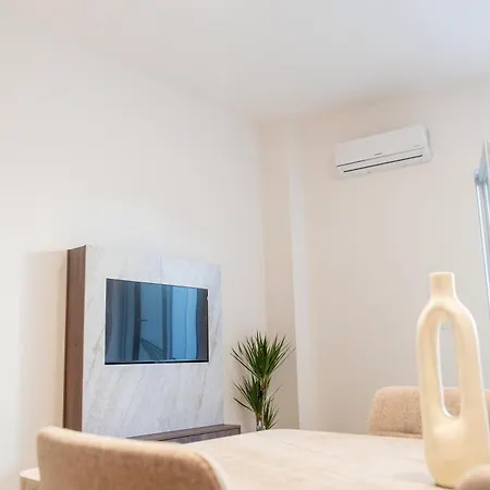 Naiti Deluxe Cassovar With Aircon And Terrace * Košice